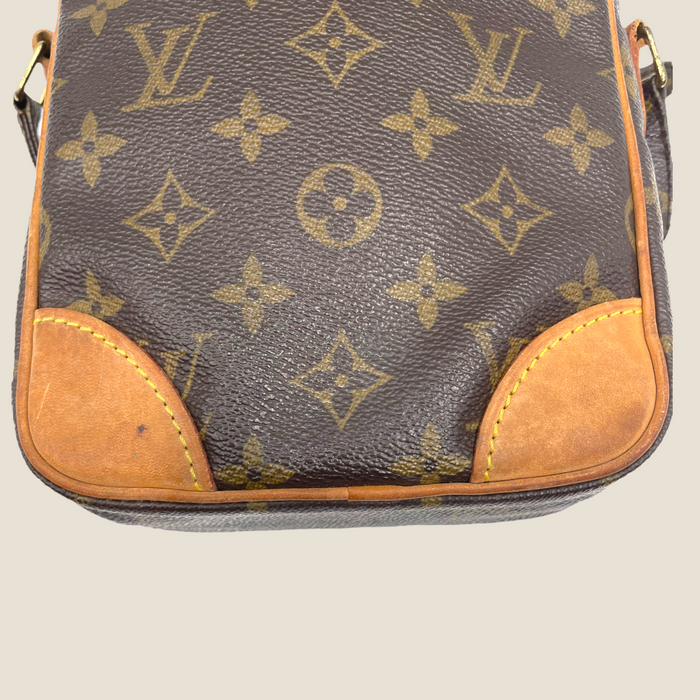 Louis Vuitton Monogram Danube MM Crossbody – RETYCHE